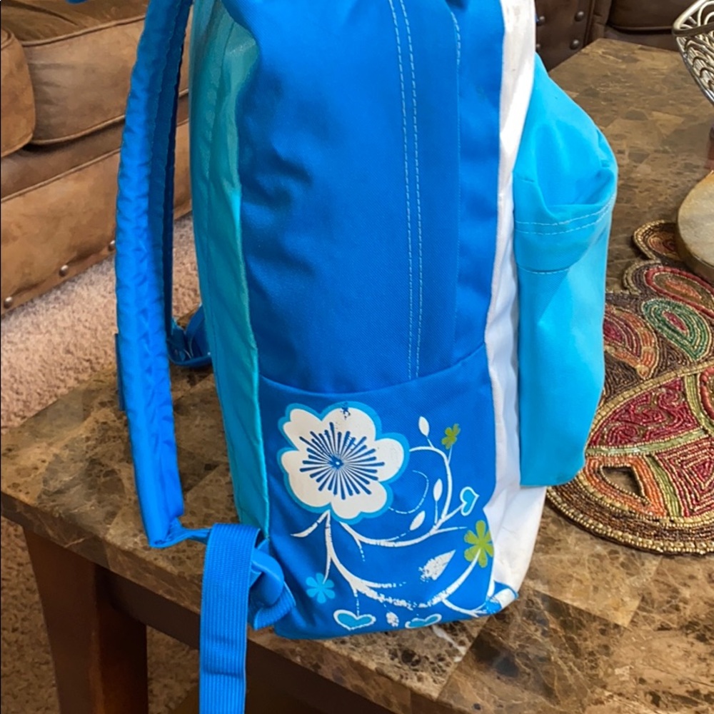 Backpack - Picture 3 of 6